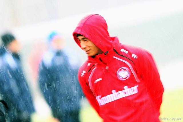 包含托特纳姆内部会议纪要流出——今晚造点机会，葡超使命明确，身体对抗强度拉满的词条